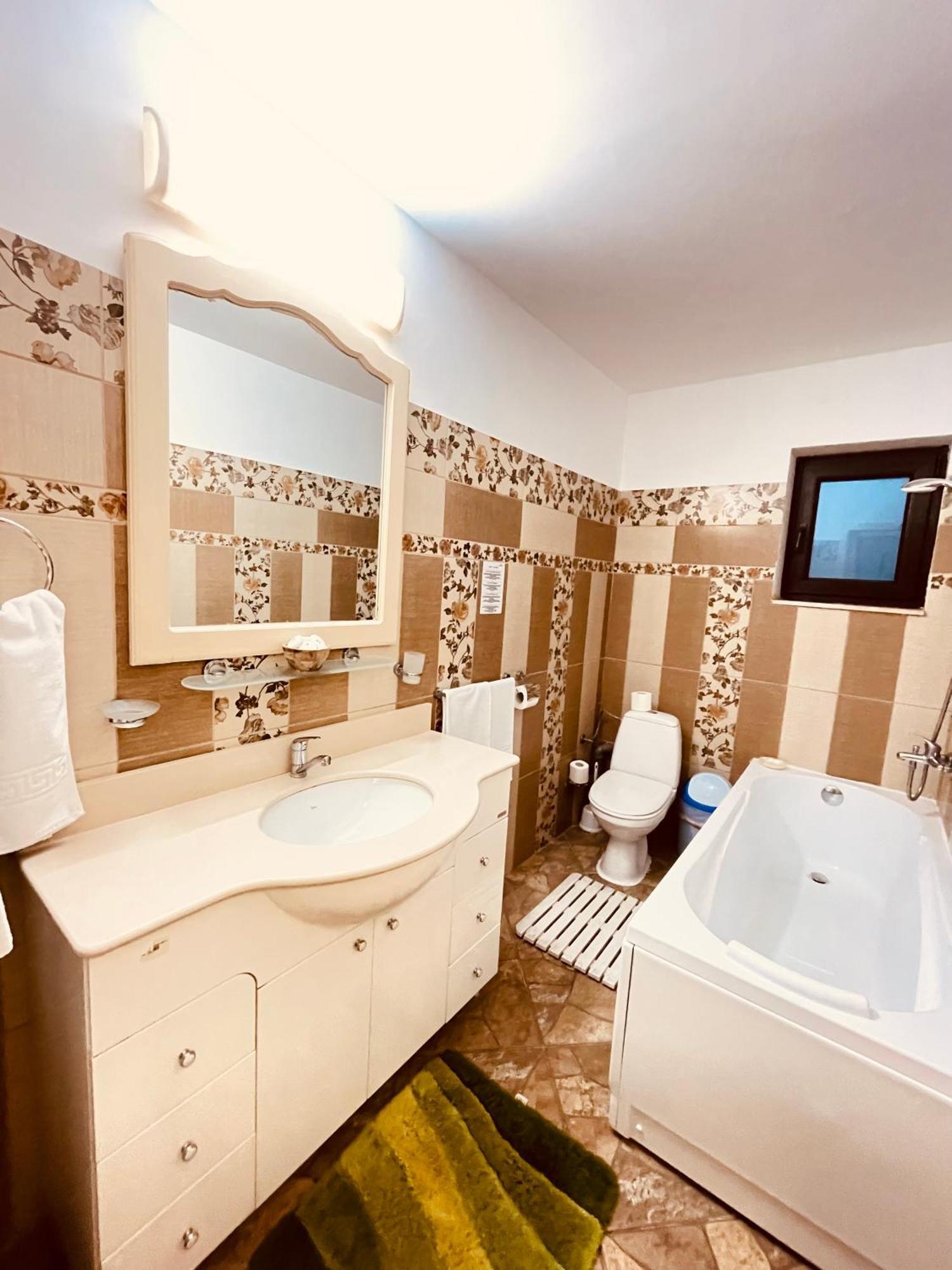 Presidential Apartment Suceava Ngoại thất bức ảnh